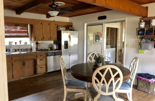 Springville House | Rustic Gem at Kentucky lake