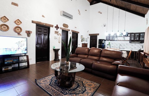 Silang Resort | Rustic getaway near Tagaytay City with Pool