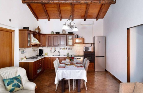 Rovittello House | Rustic House by Alcantara River with Pool