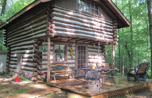 Winchester Cabin | Rustic Hand Built Log Cabin On Tims Ford Lake