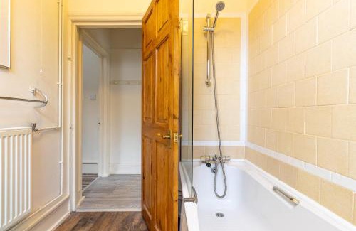 Kenilworth House | Rustic Haven with Driveway Kenilworth