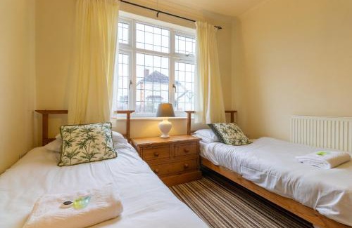 Kenilworth House | Rustic Haven with Driveway Kenilworth