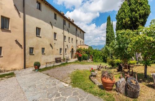 Santa Reparata House | Rustic Holiday Home in Città di Castello with Swimming Pool