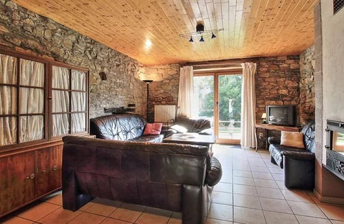 Sainte-Ode House | Rustic holiday home in Sainte-Ode with garden