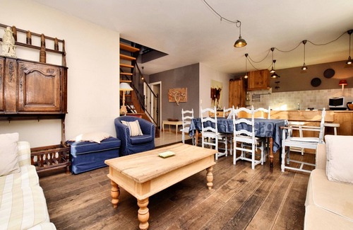 Ennal House | Rustic holiday home in Halleux