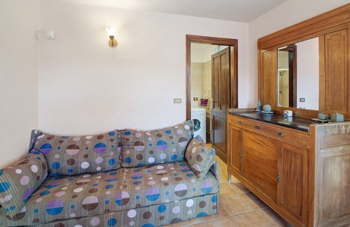 Dolceacqua House | Rustic home 'Casetta Marì' with a sea view and garden; pets allowed