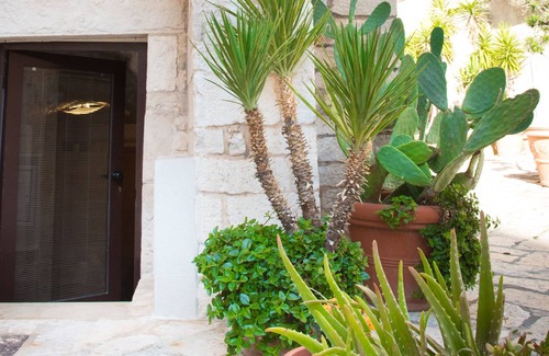 Giovinazzo Apartment | Rustic in White Stone