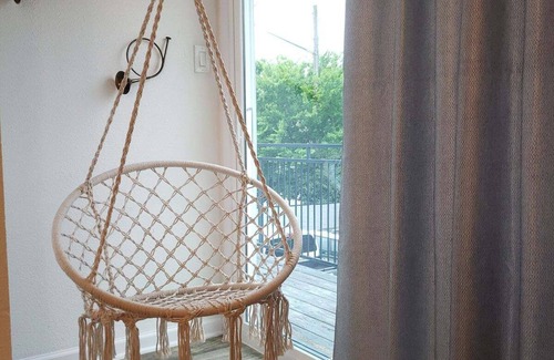 St. Johns House | Rustic Inn