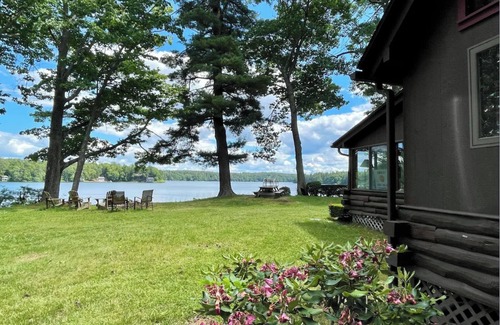 Brookfield Cabin | Rustic Lakefront Cabin in Heart of Massachusetts near Antiquing and Breweries
