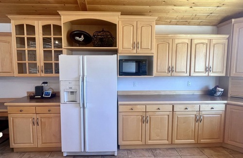 Lapoint Cabin | Rustic Log Cabin Retreat