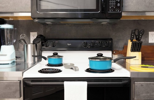 Gainesville Apartment | Rustic Luxe Loft: A King Bed Hideout with Edge