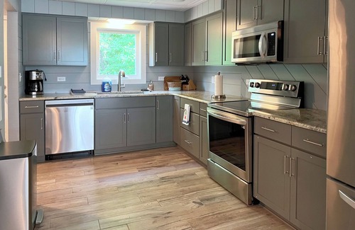 Tower Cabin | Rustic Meets Modern, Cabin on Lake Vermillion! Inc. 2 Kayaks & 1 Canoe. Sleeps 8