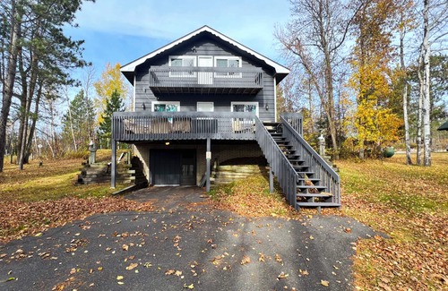 Tower Cabin | Rustic Meets Modern, Cabin on Lake Vermillion! Inc. 2 Kayaks & 1 Canoe. Sleeps 8