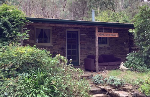 Mount Alexander Shire Cabin | Rustic miners cabin