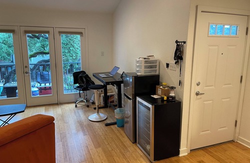 South Lamar Condo | Rustic Pool Front Condo with AC, High Speed Wifi in Beautiful Austin, TX