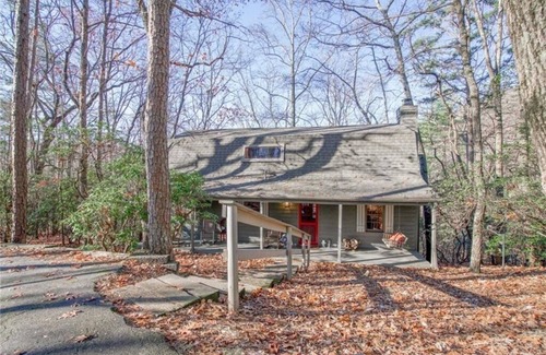 Big Canoe House | Rustic, Private, Cozy Cabin Getaway in Mountains of Big Canoe
