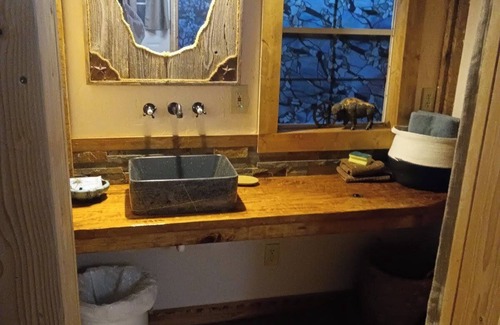 Kerrville Bed & Breakfast | Rustic Retreat-full brkfst included Zannabella B&B