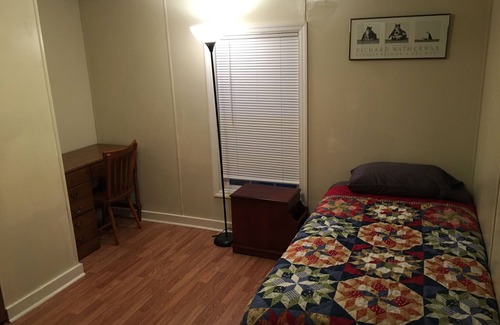 Speedwell House | Rustic Retreat Space on Farm Setting 10 Minutes from LMU