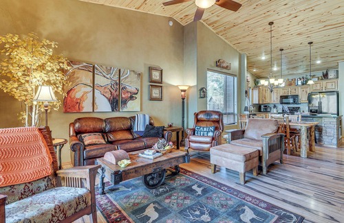 Torreon House | Rustic Retreat w/Spacious Deck in Show Low!