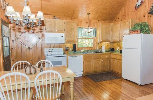 Lexington Cottage | Rustic Romantic Bayberry Cottage at Autumn Ridge