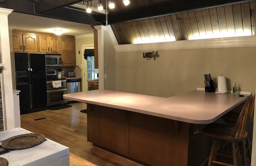 Logan Martin Lake Estates House | Rustic Serenity on Logan Martin