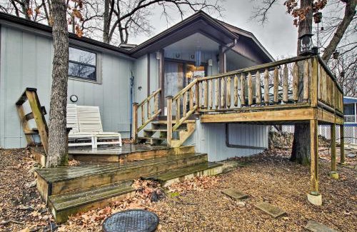 Umber View Heights House | Rustic Stockton Lake Cabin Half Mile to Boat Ramp!