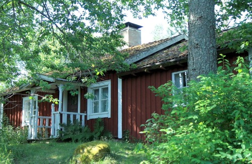 Kisa Ski Chalet | Rustic summer house in southern Sweden in a secluded location