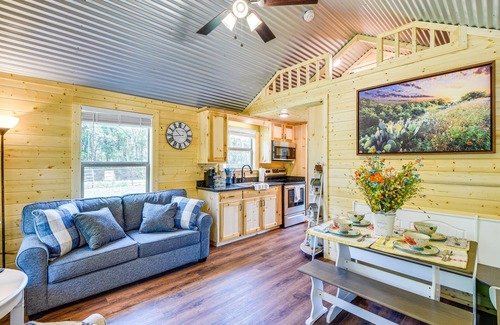 Weatherford Cottage | Rustic Texas Getaway w/Grill on 30 Acres