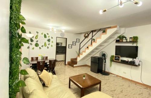 Clark Apartment | RUSTIC THEMED - 2BR TownHouse - near Clark Airport - TRP4