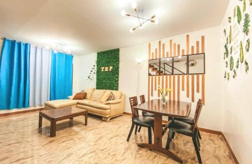 Clark Apartment | RUSTIC THEMED - 2BR TownHouse - near Clark Airport - TRP4
