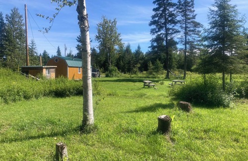 Escanaba Cabin | Rustic tiny cabin in Stonington close to beach/boat launch/lighthouse/trails