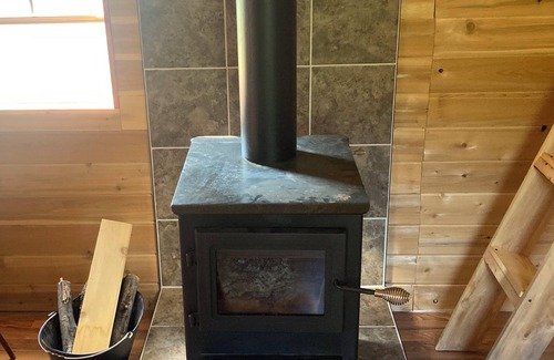 Escanaba Cabin | Rustic tiny cabin in Stonington close to beach/boat launch/lighthouse/trails