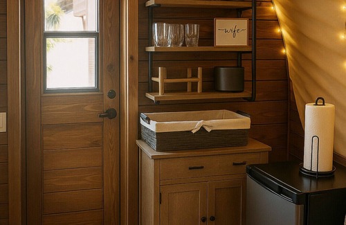 Rimrock House | Rustic Wagon Getaway | Hot Tub/Stargazing/Views