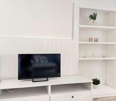 Cadenazzo Apartment | Rustico di Pietra con Camino nel Borgo Antico