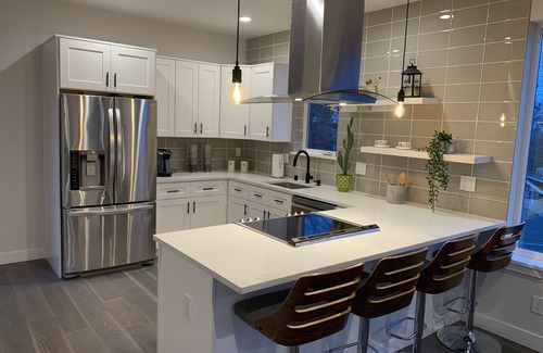 West End House | Ruston Retreat: Sauna, ice bath, Modern 4B 4BA n& Stunning Water View