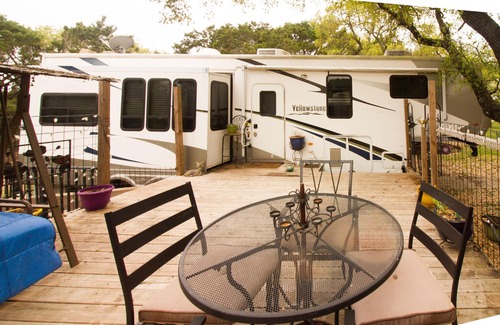 Dripping Springs House | RV Near Restaurants/Breweries/Wineries/Venues