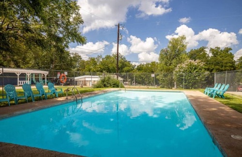 Burnet RV Rental | RV Site - Pull Through 25