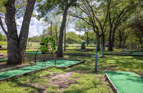 Buchanan Dam RV Rental | RV Site - Pull Through 30