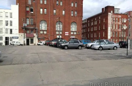 Monroe Ward Condo | RVA Arts District near VCU MCV