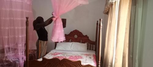 Kitojo Hotel | Rwenzori Base camp tour Holiday Inn