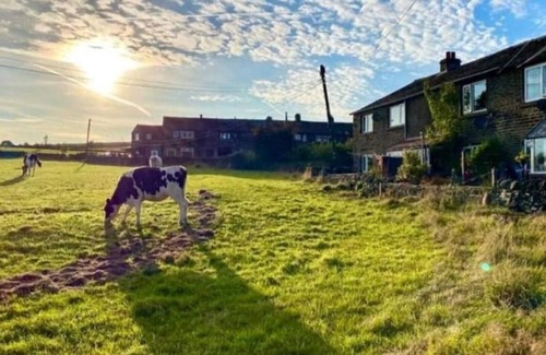 Sowerby Bridge Cottage | Ryburn View Cottage set in the picturesque Ryburn and Calder valley.n