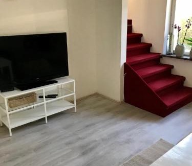 Soder Apartment | Rymlig lägenhet i avdelat hus med egen parkering