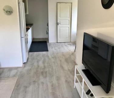 Soder Apartment | Rymlig lägenhet i avdelat hus med egen parkering