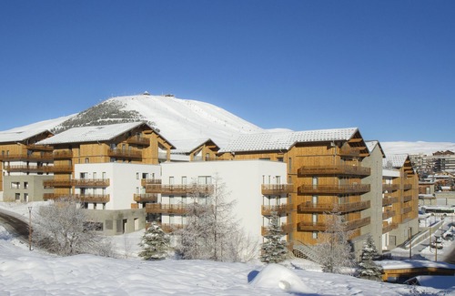 Eclose-Est Condo | Séjour de ski élégant et lumineux + wifi gratuit!