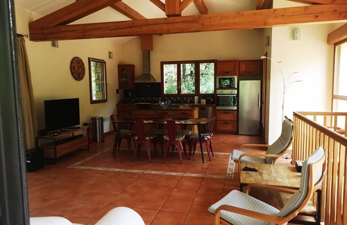 Saint-Etienne-de-Gourgas Villa | Sérénité totale et moments de bonheur intime dans la nature de Méditerranée