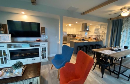Piney Point House | Sí Paradise, waterfront home!