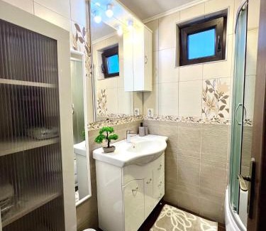 Avrig House | S-HOUSE Avrig - Casă de vacanță cu terasă privată și parcare