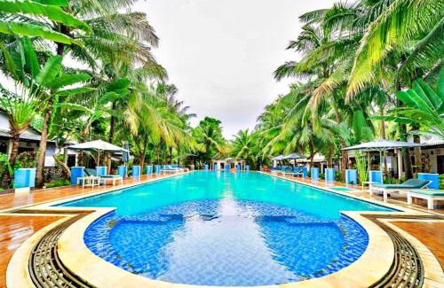 Cua Lap Resort | S79 Blue Paradise Pool Bungalow