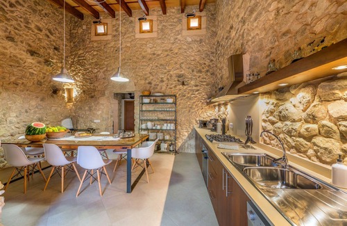 Lloret de Vistalegre Villa | SA SERRA - Traditional Majorcan stone house with private pool and amazing views. Free WiFi