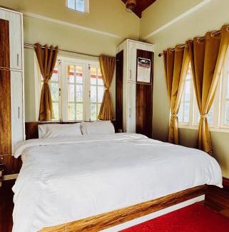 Kaul House | Saanidhya Villa- Rooms with Himalayan & Sunset View & Temple Experience